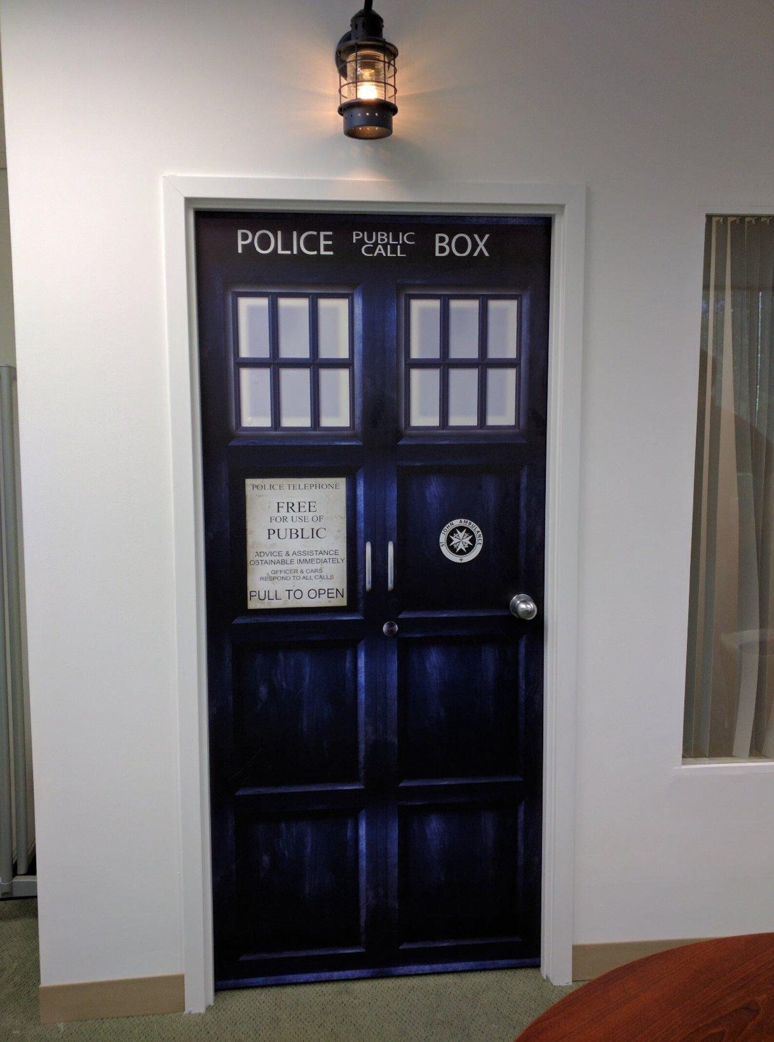 Tardis door